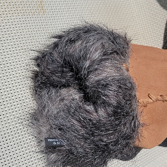 JUICY COUTURE SUEDE BOOTS - Picture 6 of 10